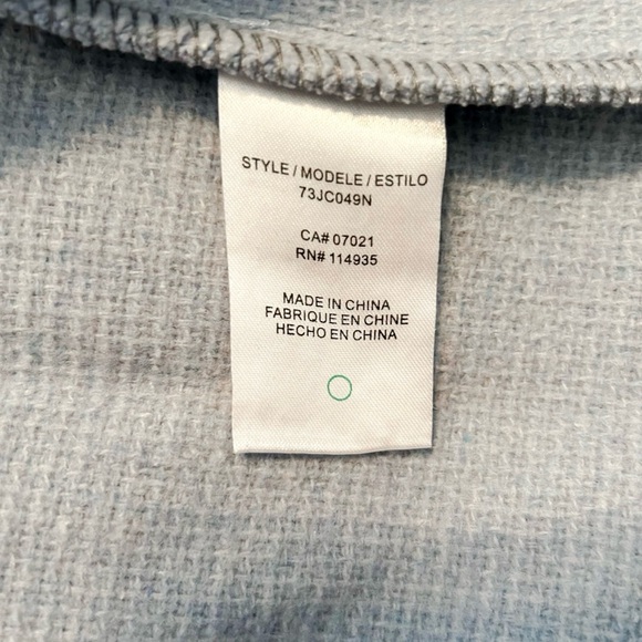 RDI Light Blue Button-Up Front Closure Shacket With  Pockets, Size Medium - Picture 6 of 7